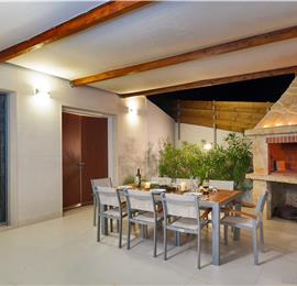 5 bedroom villa with heated infinity pool and sea views near Milna, Brac Island, sleeps 10